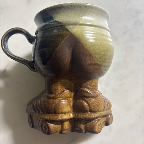 1979 Muddy Waters Pottery ceramic, glazed mug with legs and roller skates - Picture 2 of 10
